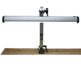 Lámpara de trabajo LED para joyeros ARBE extra ancha con acabado plateado y puerto USB